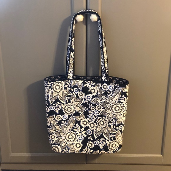 Vera Bradley tote bag - Picture 1 of 3